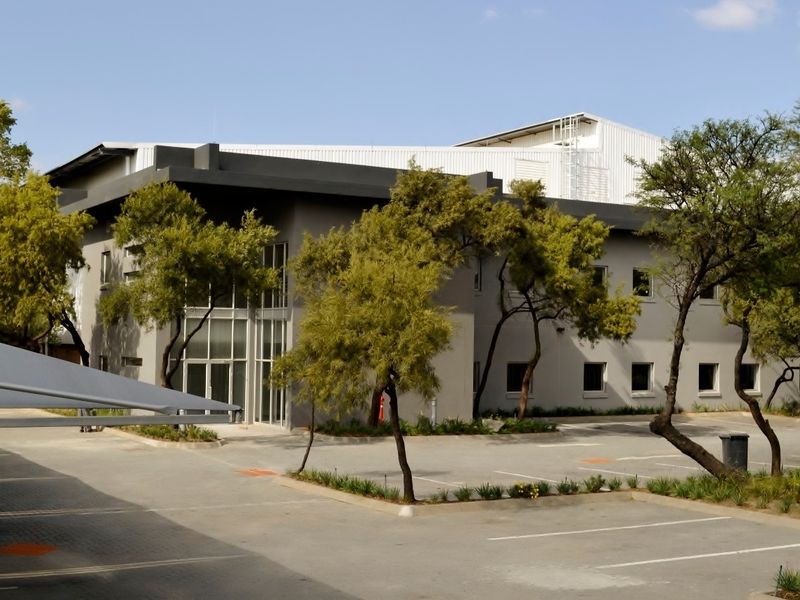MAGNIFICENT 7821 SQM WAREHOUSE AND OFFICES, A WORLD CLASS LOGISTICS FACILITY IN PRESTIGIOUS, SOUGHT - Photo 9