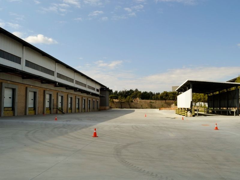 MAGNIFICENT 7821 SQM WAREHOUSE AND OFFICES, A WORLD CLASS LOGISTICS FACILITY IN PRESTIGIOUS, SOUGHT - Photo 8