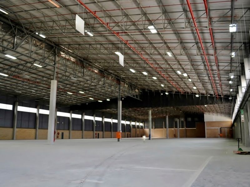 MAGNIFICENT 7821 SQM WAREHOUSE AND OFFICES, A WORLD CLASS LOGISTICS FACILITY IN PRESTIGIOUS, SOUGHT - Photo 2