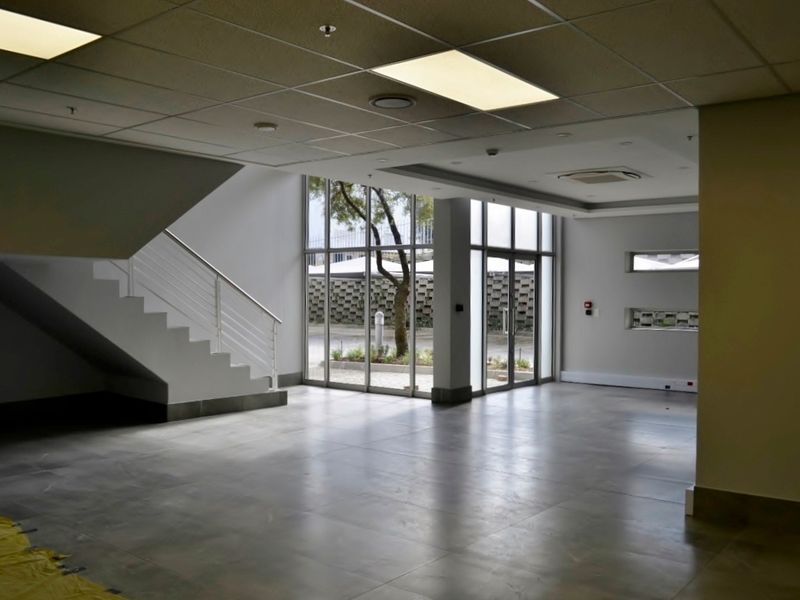 MAGNIFICENT 7821 SQM WAREHOUSE AND OFFICES, A WORLD CLASS LOGISTICS FACILITY IN PRESTIGIOUS, SOUGHT - Photo 3