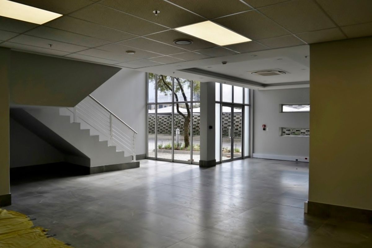 MAGNIFICENT 7821 SQM WAREHOUSE AND OFFICES, A WORLD CLASS LOGISTICS FACILITY IN PRESTIGIOUS, SOUGHT - Photo 3