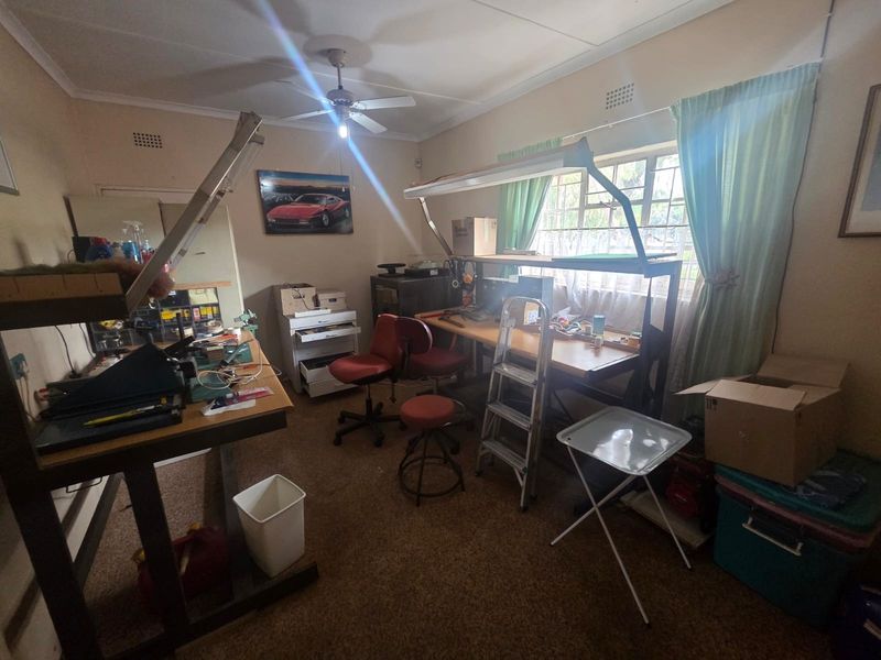 Spacious 4-Bedroom Family Home with Flatlet Potential, Pool and Borehole - Photo 8