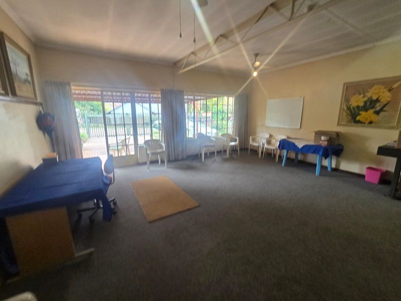 Spacious 4-Bedroom Family Home with Flatlet Potential, Pool and Borehole - Photo 7