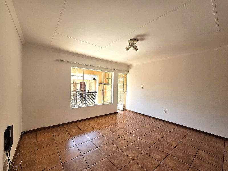 Neat 2 Bedroom Apartment for Sale in Montana - Photo 8