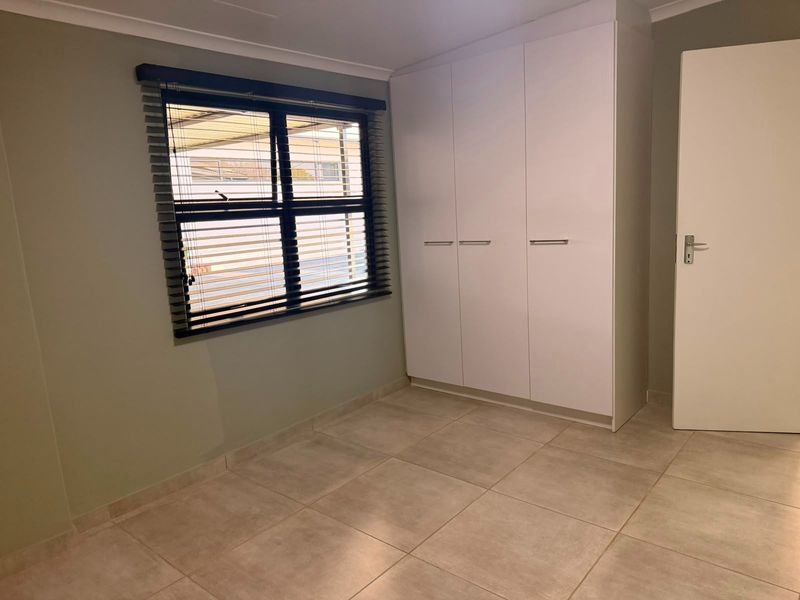 Modern One Bedroom Cottage for Rent - Photo 9