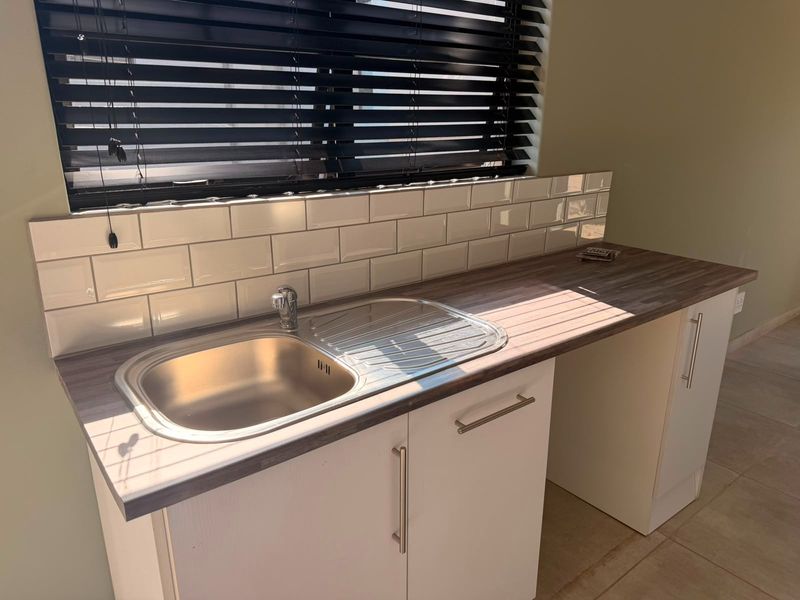 Modern One Bedroom Cottage for Rent - Photo 8