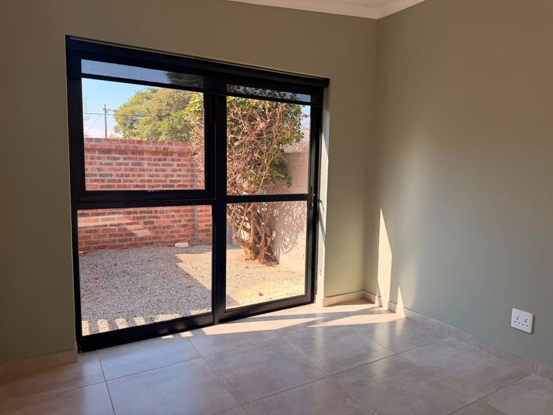 Modern One Bedroom Cottage for Rent - Photo 6
