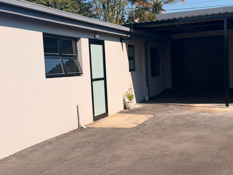 Modern One Bedroom Cottage for Rent - Photo 4