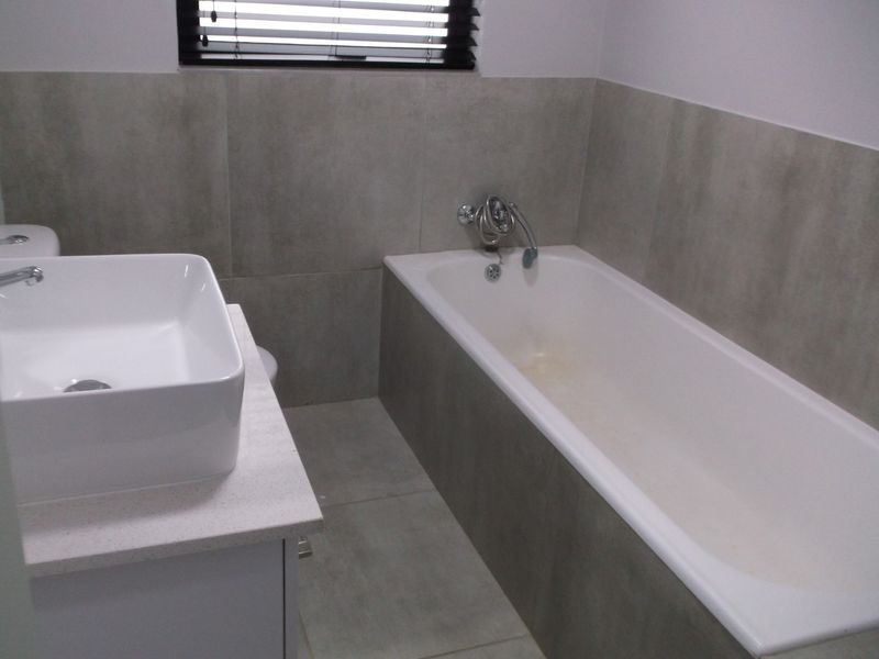 Modern One Bedroom Cottage for Rent - Photo 10