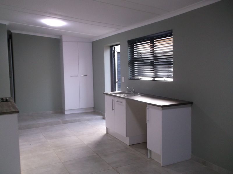 Modern One Bedroom Cottage for Rent - Photo 6