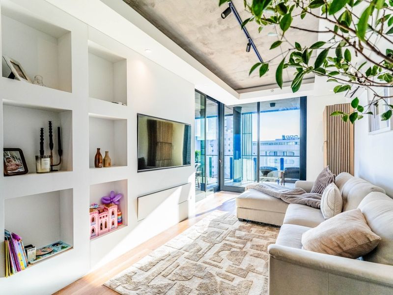 Apartment For Sale in Sea Point, Cape Town - Photo 9