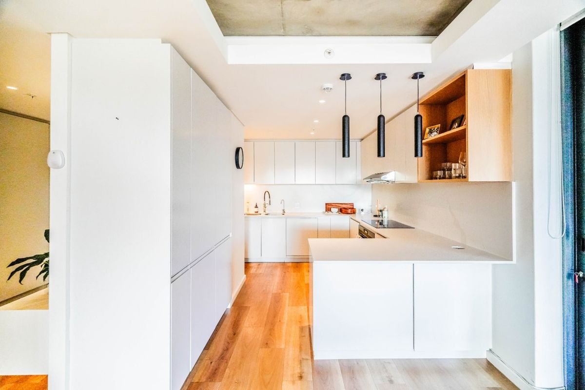 Apartment For Sale in Sea Point, Cape Town - Photo 4