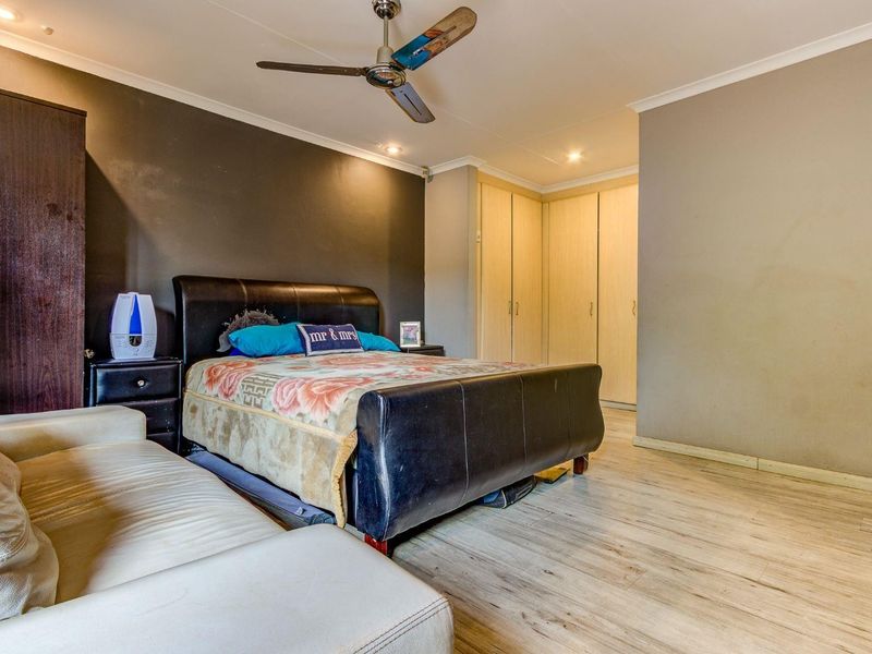 House For Sale in Van Riebeeck Park, Kempton Park - Photo 8