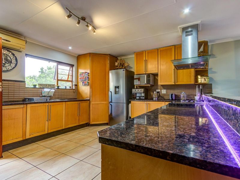 House For Sale in Van Riebeeck Park, Kempton Park - Photo 2