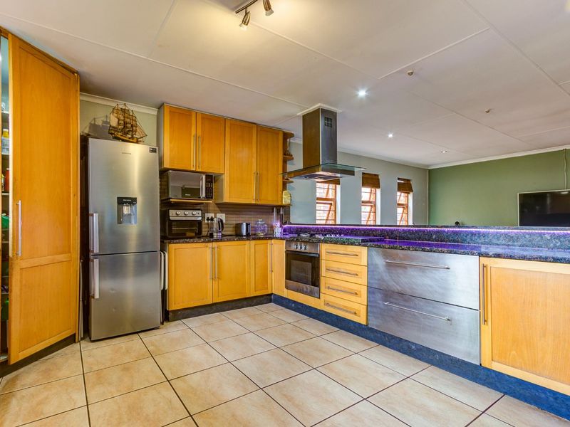 House For Sale in Van Riebeeck Park, Kempton Park - Photo 3