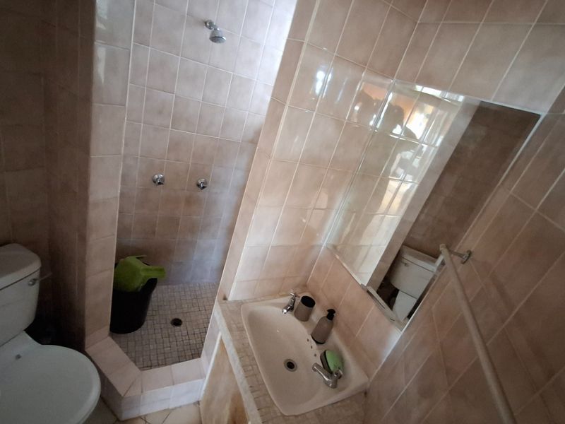 MR710113 - Massive opportunity investment property - Photo 8