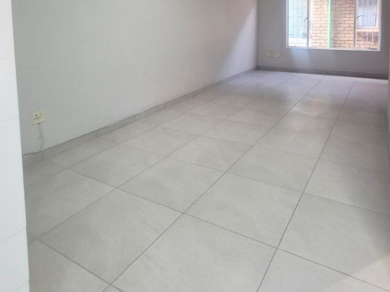 Stunning, Newly Renovated 2-Bedroom Apartment with Scullery in Secure Complex! - Photo 7