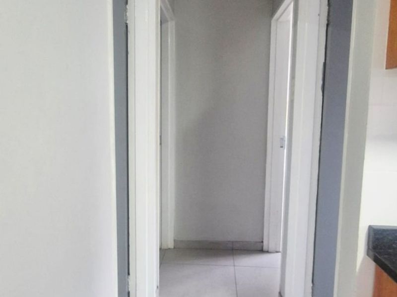 Stunning, Newly Renovated 2-Bedroom Apartment with Scullery in Secure Complex! - Photo 3