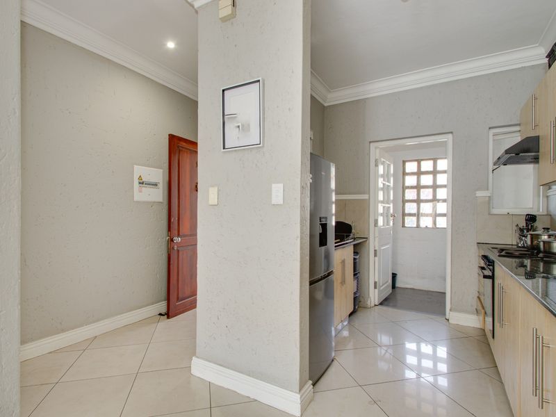 Apartment For Sale in Morningside, Sandton - Photo 9