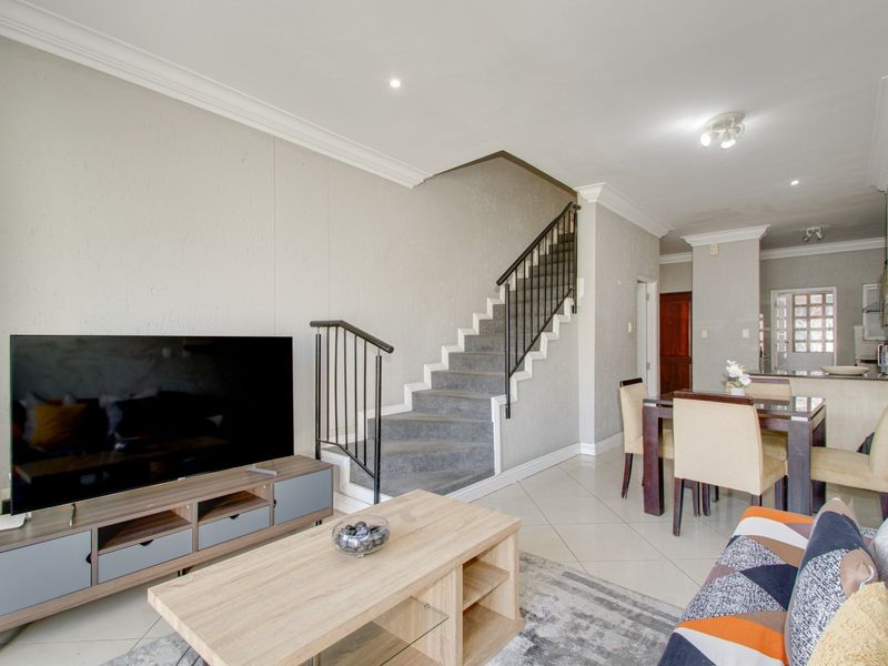 Apartment For Sale in Morningside, Sandton - Photo 4