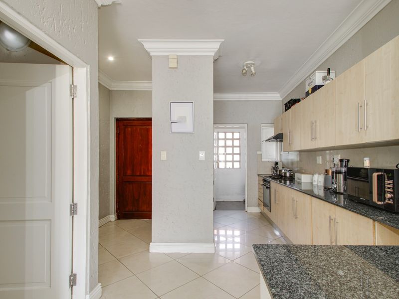 Apartment For Sale in Morningside, Sandton - Photo 8