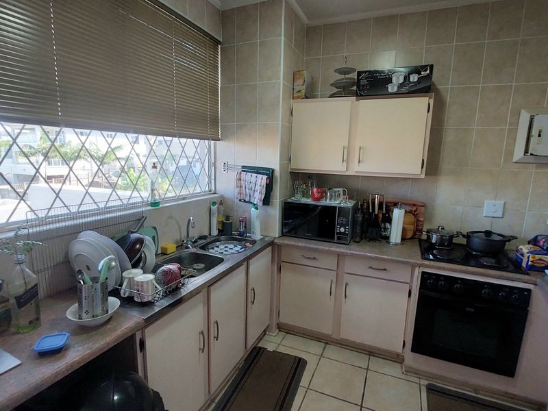 Coastal Comfort and Sea Views Near Stunning Beaches - Photo 1