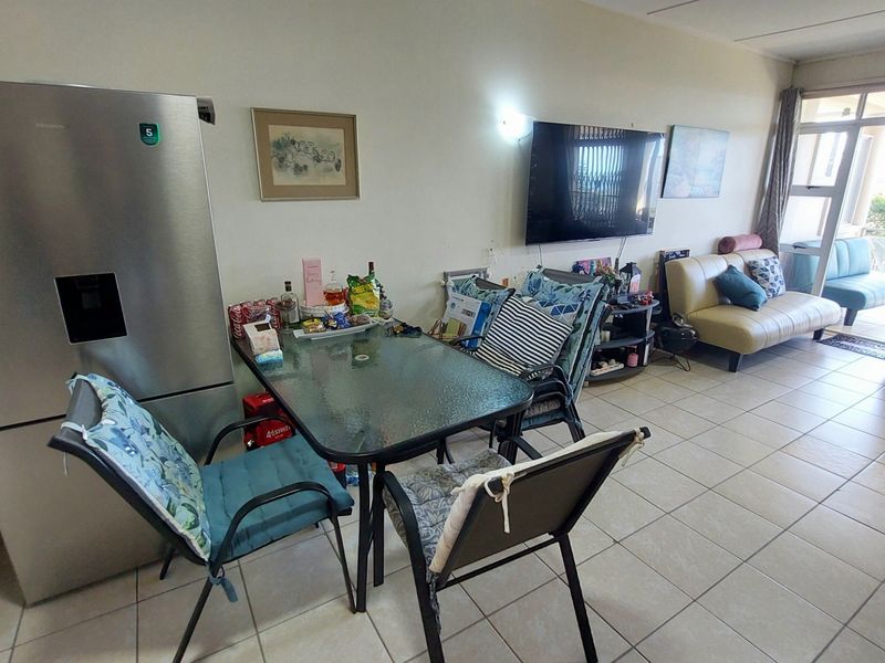 Coastal Comfort and Sea Views Near Stunning Beaches - Photo 4