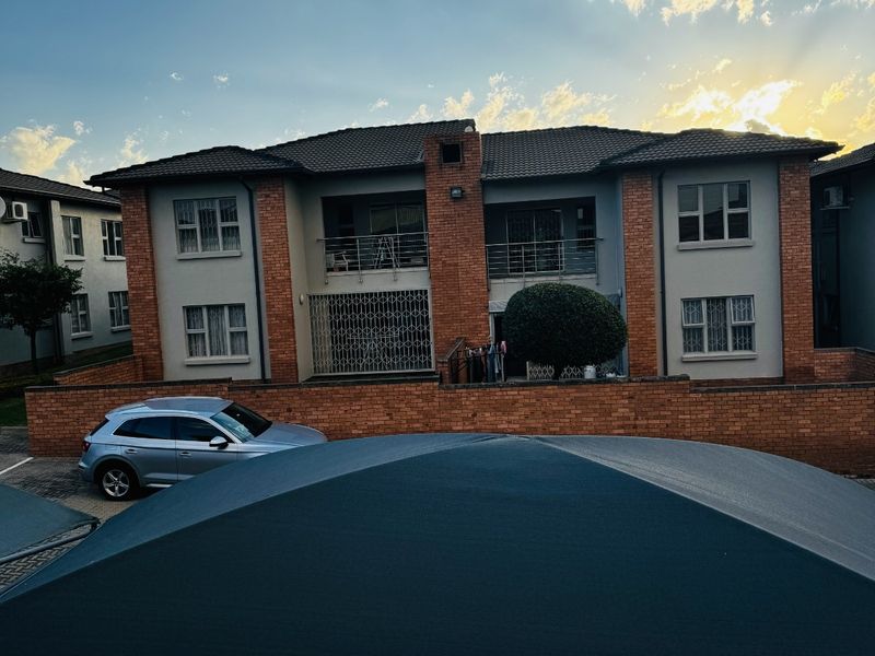 2 Bedroom,2 Bathroom Apartment to Rent in Noordwyk - Photo 3