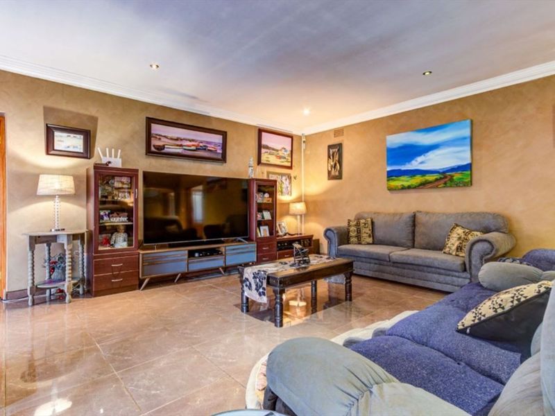 House For Sale in Birchleigh, Kempton Park - Photo 4