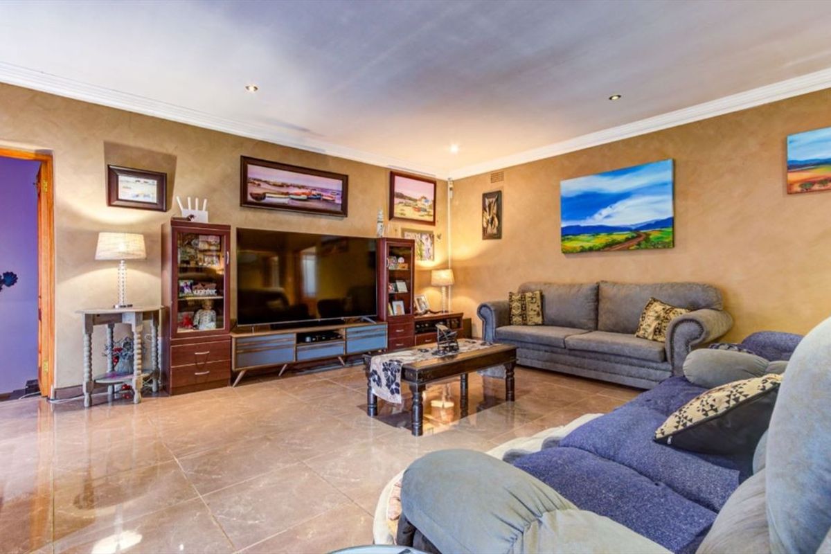 House For Sale in Birchleigh, Kempton Park - Photo 4