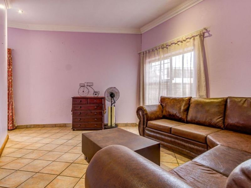 House For Sale in Birchleigh, Kempton Park - Photo 3