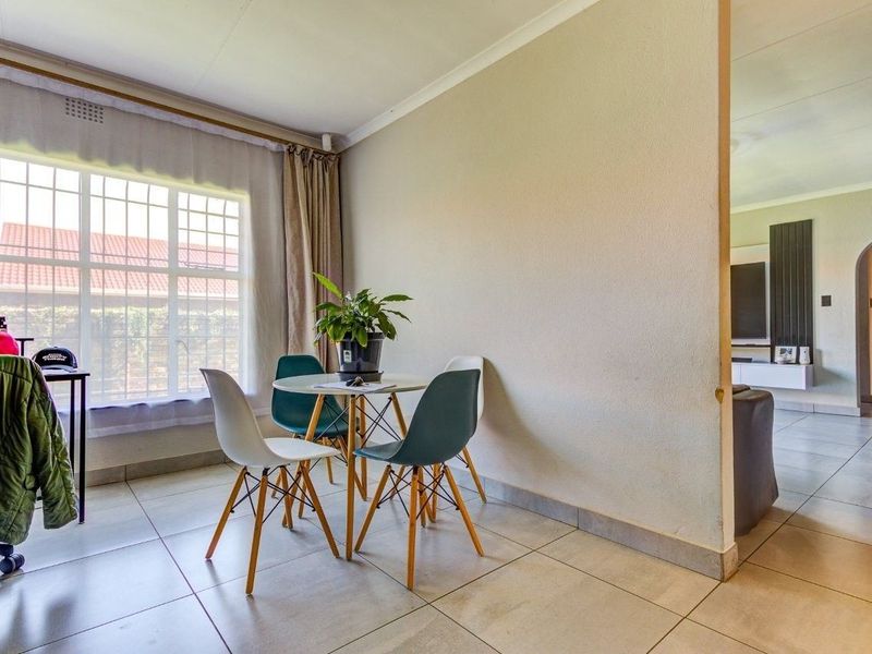 Townhouse For Sale in Birchleigh North, Kempton Park - Photo 7