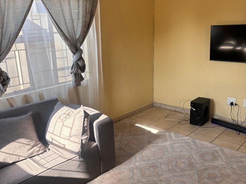 House For Sale in Leopard's Rest Security Estate, Albertsdal, Alberton - Photo 10