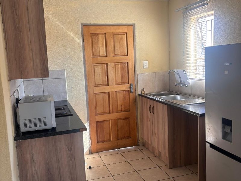 House For Sale in Leopard's Rest Security Estate, Albertsdal, Alberton - Photo 6