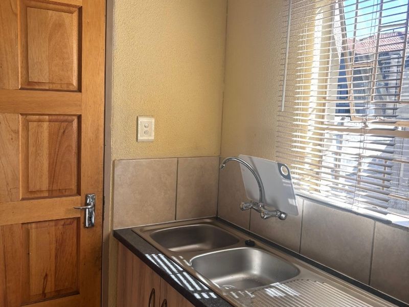 House For Sale in Leopard's Rest Security Estate, Albertsdal, Alberton - Photo 7