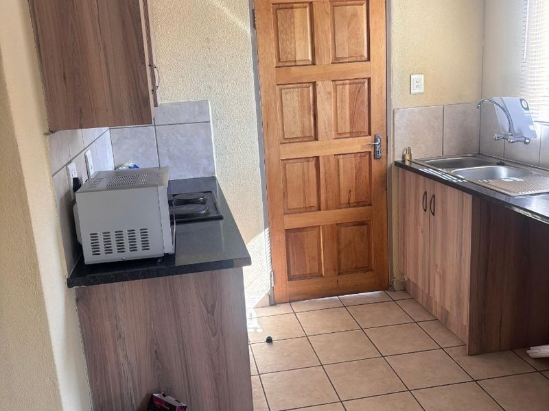 House For Sale in Leopard's Rest Security Estate, Albertsdal, Alberton - Photo 5