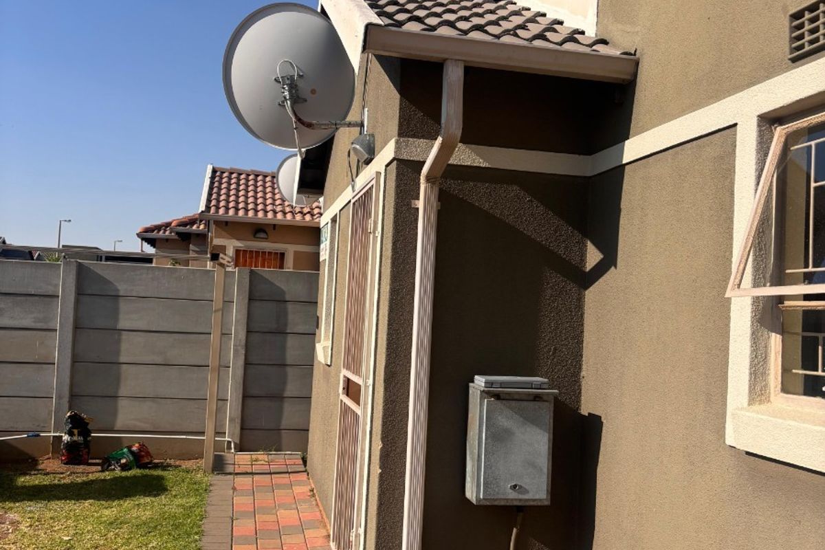 House For Sale in Leopard's Rest Security Estate, Albertsdal, Alberton - Photo 2