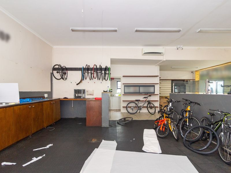 Prime Corner Retail and Office Space to Let on 6th Avenue, Walmer | 328 sqm - Photo 10