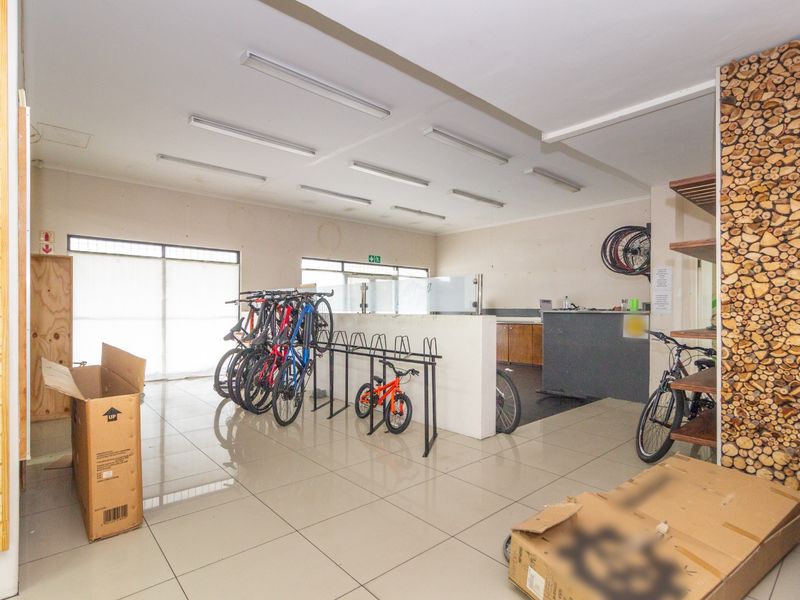 Prime Corner Retail and Office Space to Let on 6th Avenue, Walmer | 328 sqm - Photo 8