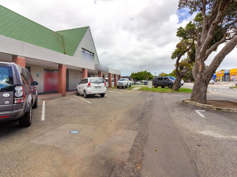 Prime Corner Retail and Office Space to Let on 6th Avenue, Walmer | 328 sqm - Photo 3