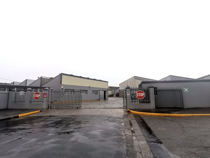Industrial Warehouse To Let in Dal Josafat, Paarl - Photo 1
