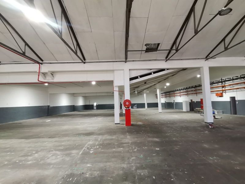 Industrial Warehouse To Let in Dal Josafat, Paarl - Photo 2
