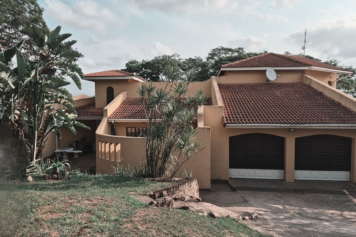 Elegant Multi-Level Family Home in a Peaceful Cul-de-Sac - Photo 4