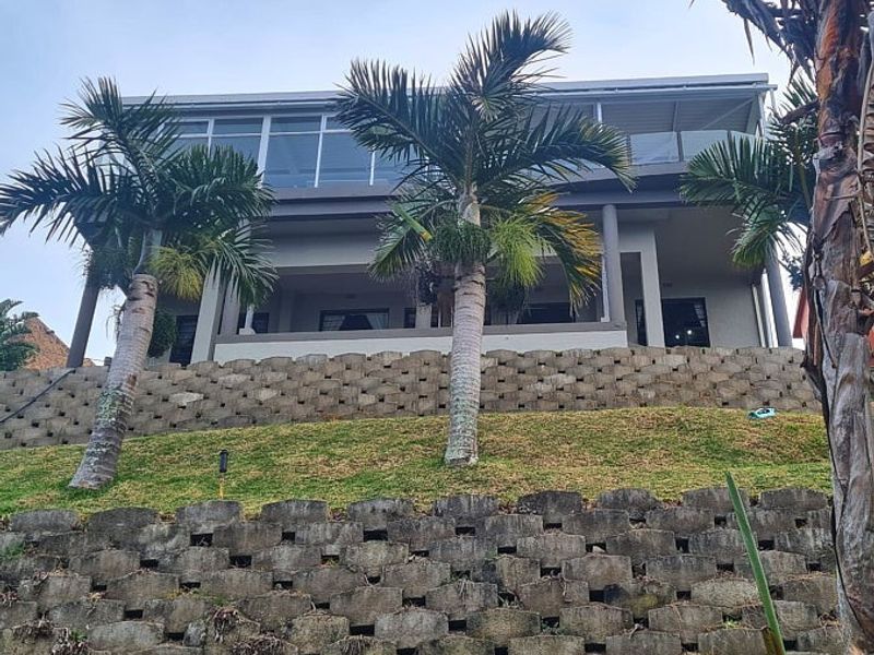 SPECTACULAR SEA VIEWS FROM EVERY ROOM OF THIS HOUSE.... - Photo 7