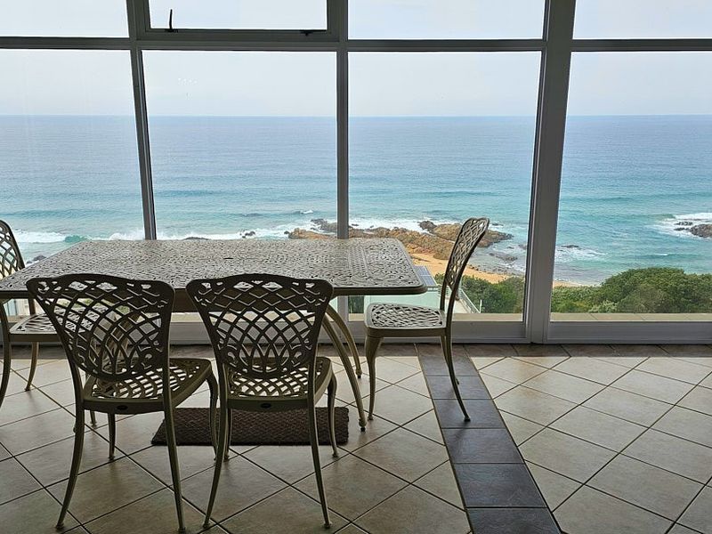 SPECTACULAR SEA VIEWS FROM EVERY ROOM OF THIS HOUSE.... - Photo 9