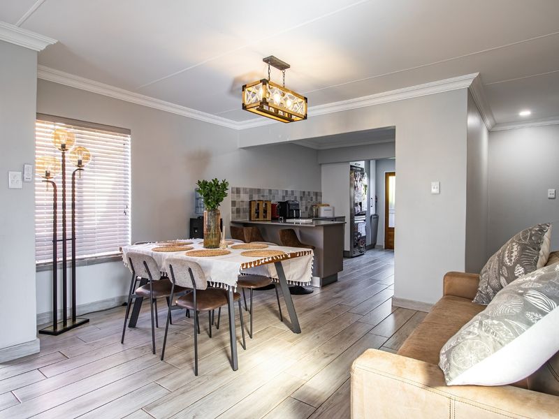 BEAUTIFUL - FULLY UPGRADED TOWNHOUSE - GOOD LOCATION!!!! - Photo 9