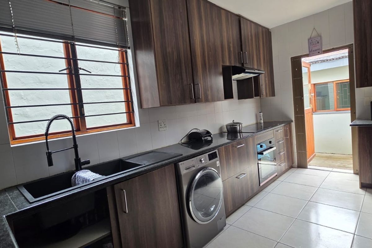 Investment Opportunity: 3 Bedroom Home with Income-Generating Flatlet - Sydenham, Johannesburg - Photo 3