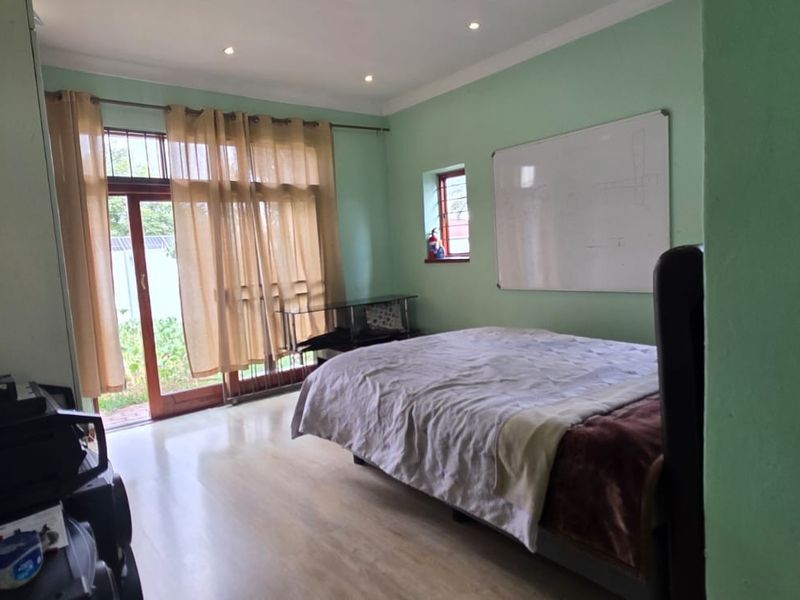 Investment Opportunity: 3 Bedroom Home with Income-Generating Flatlet - Sydenham, Johannesburg - Photo 10