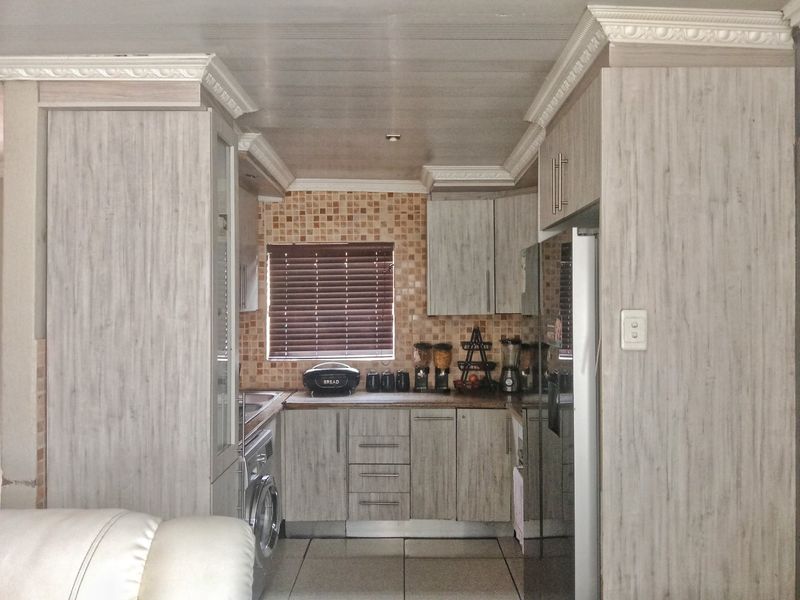 Modern House To Rent in Karenpark, Akasia. Primium and Best Location - Photo 10
