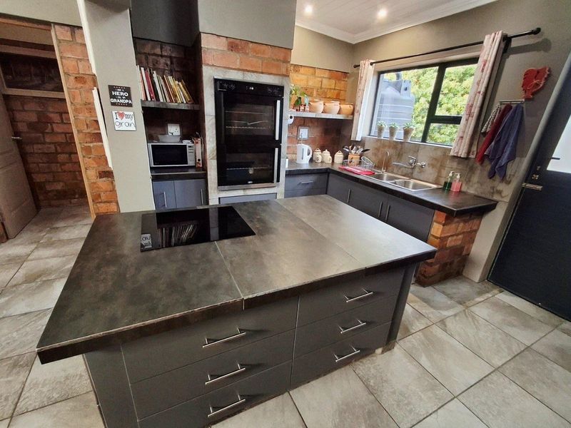 House For Sale in Stilbaai Wes, Stilbaai - Photo 8